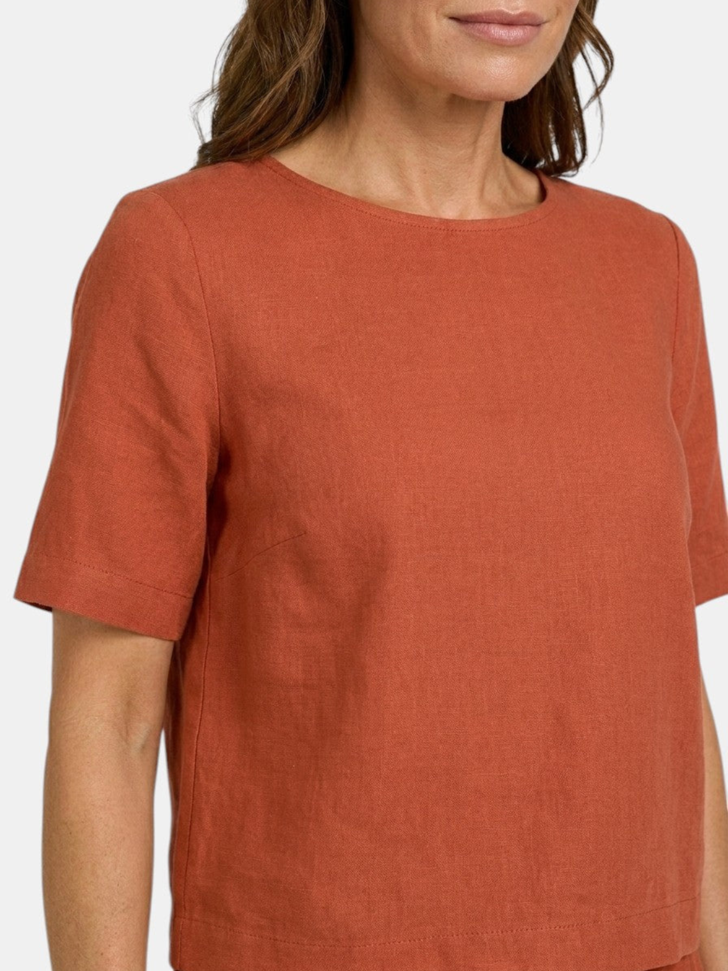 Women’s Crop Top and Tapered Trousers Set with Relaxed Fit