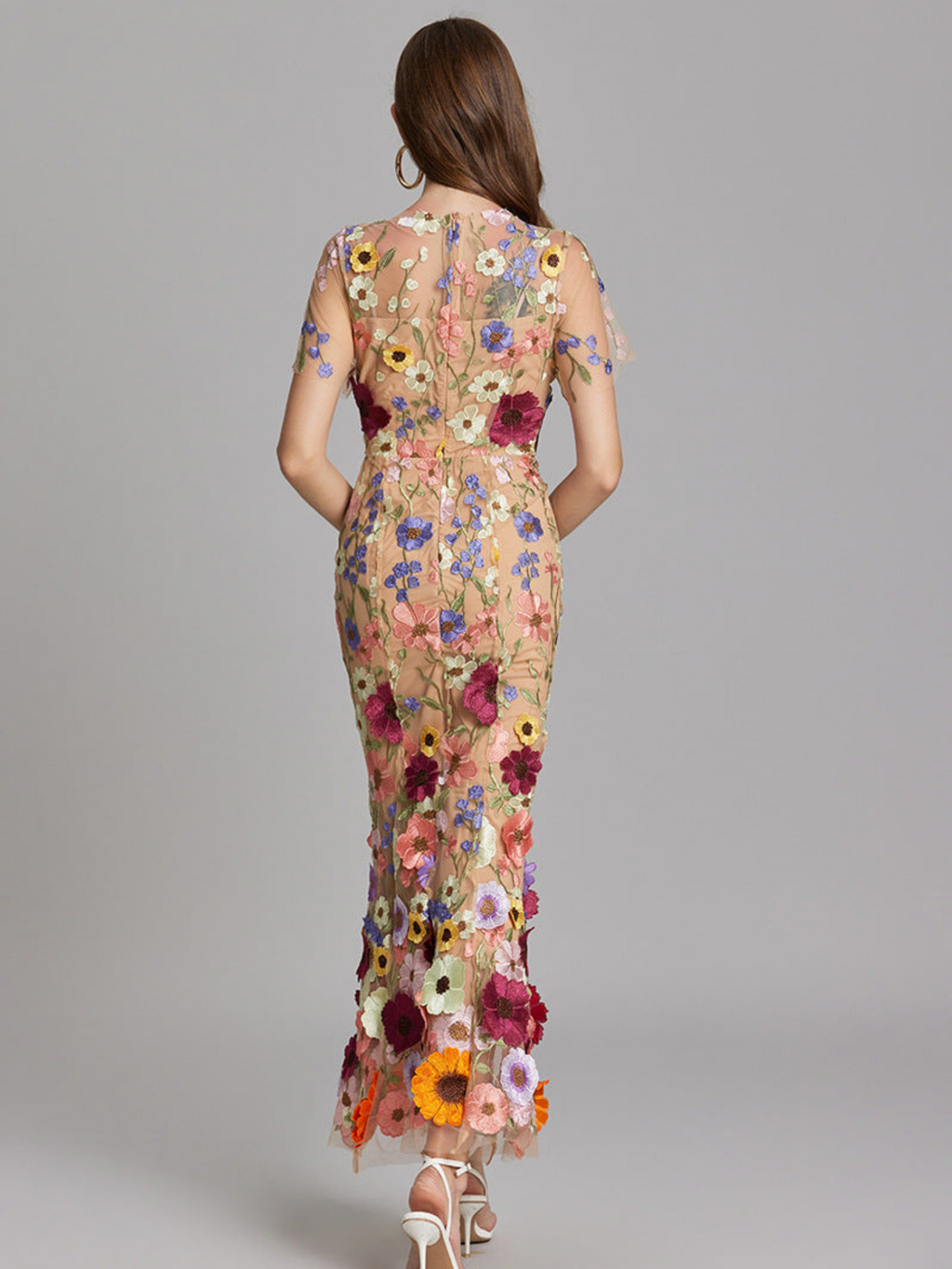 Floral Midi Dress – Refined 3D Detail & Sculpted Elegance