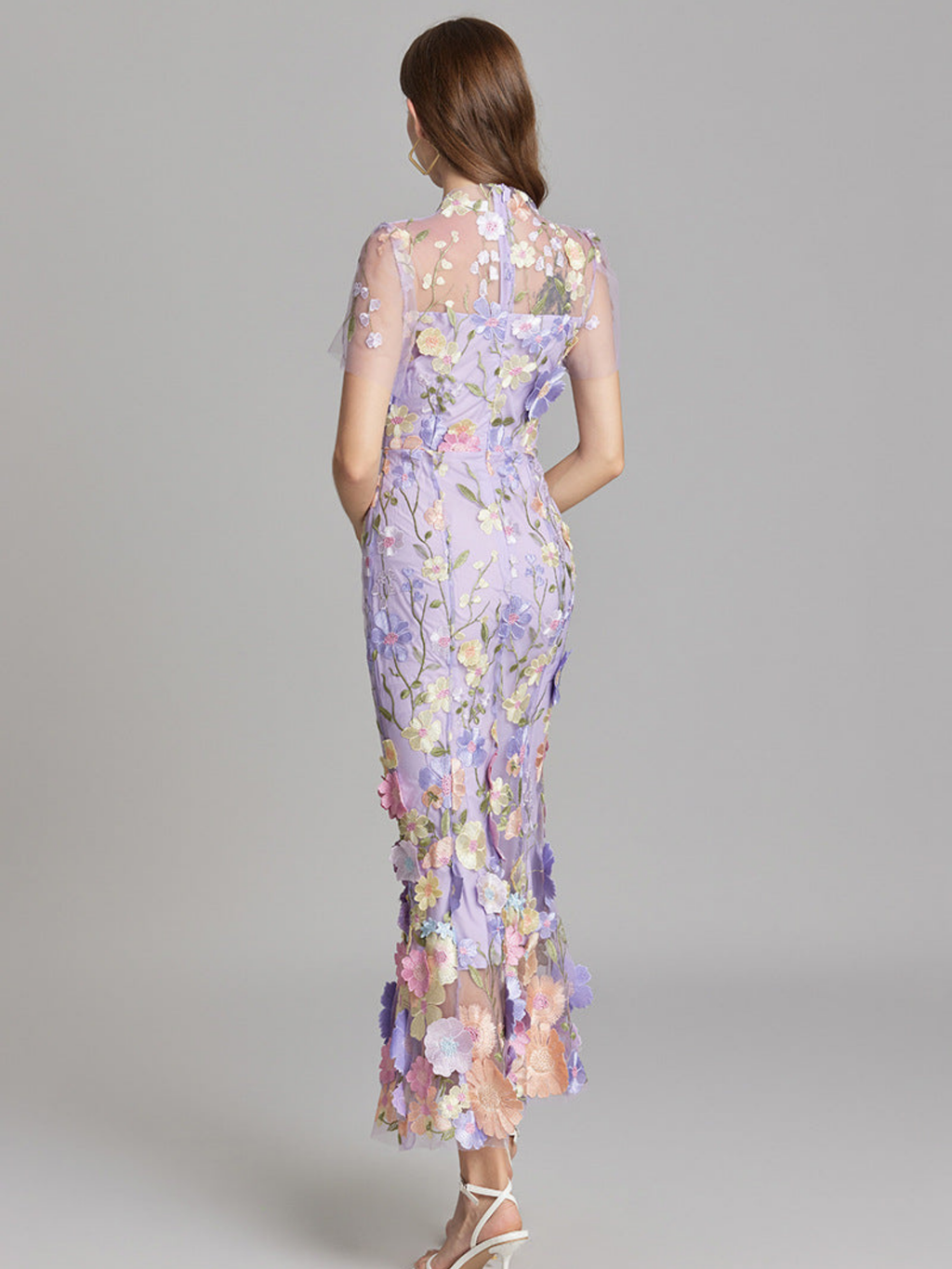 Floral Midi Dress – Refined 3D Detail & Sculpted Elegance