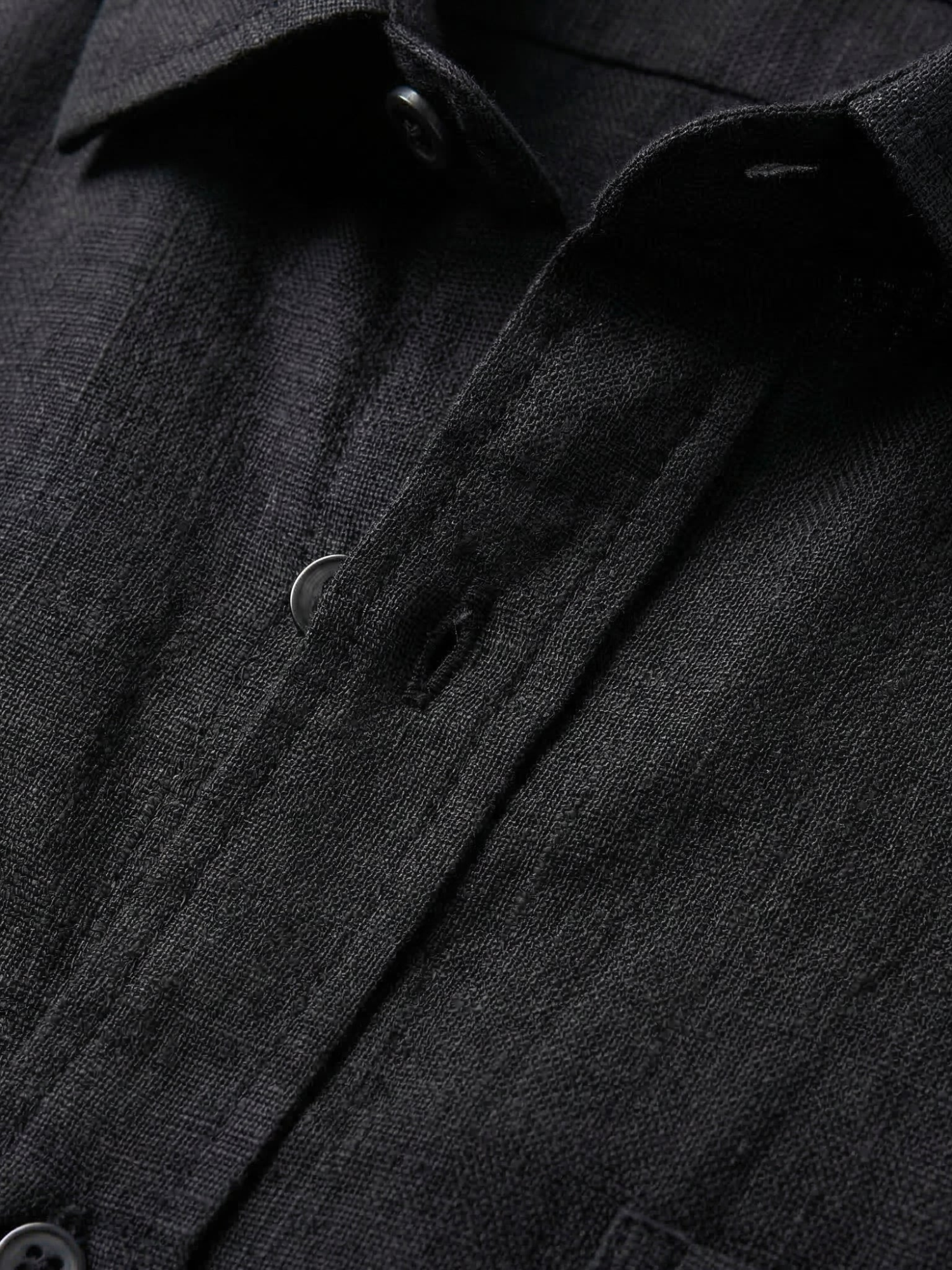 Men’s Short-Sleeve Linen Shirt with Button Closure
