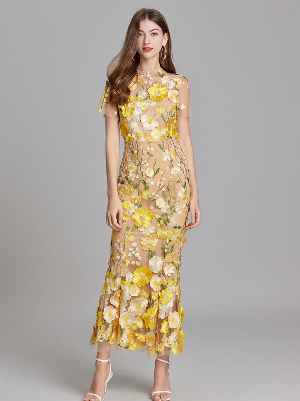 Floral Midi Dress – Refined 3D Detail & Sculpted Elegance