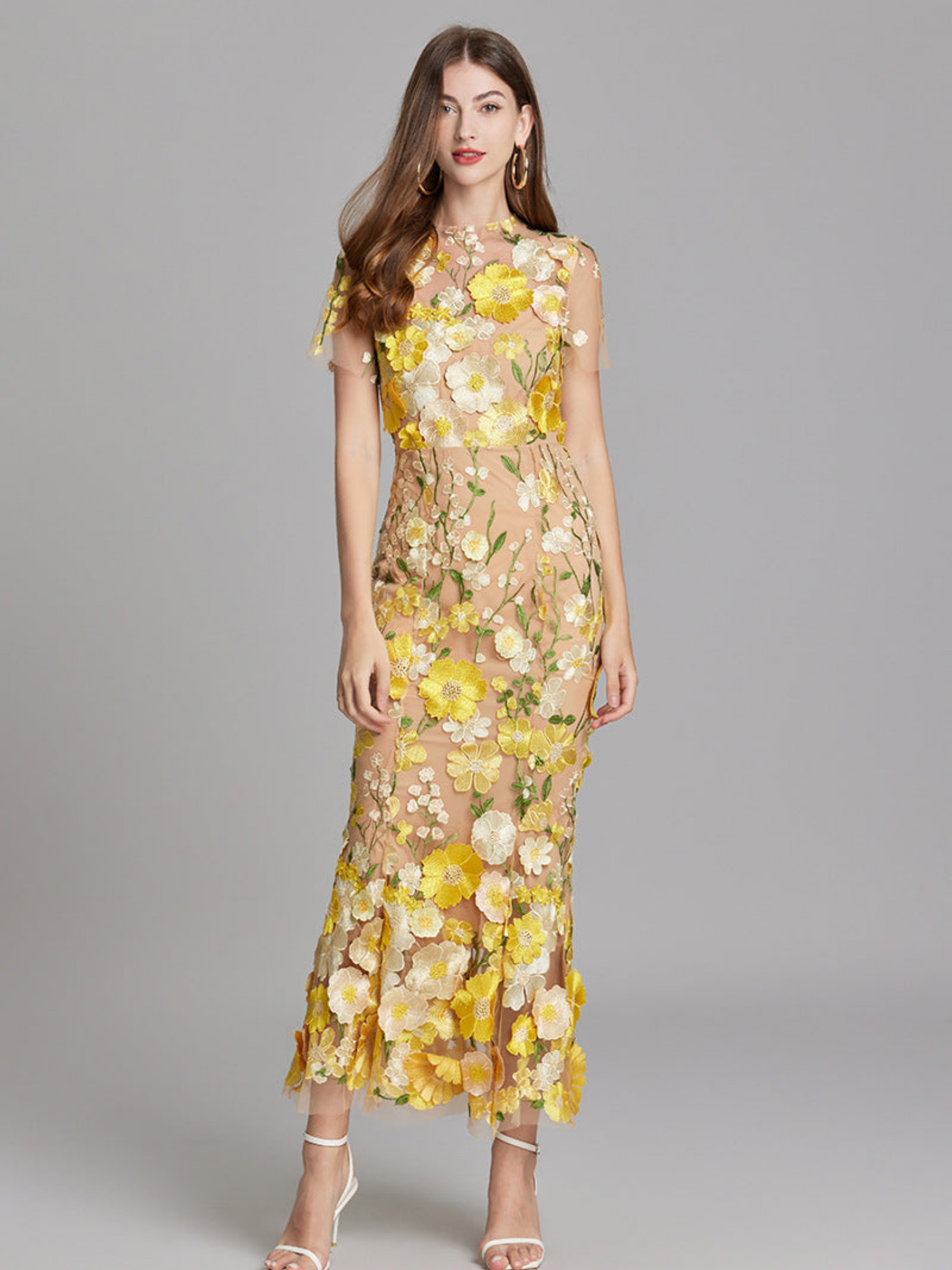 Floral Midi Dress – Refined 3D Detail & Sculpted Elegance