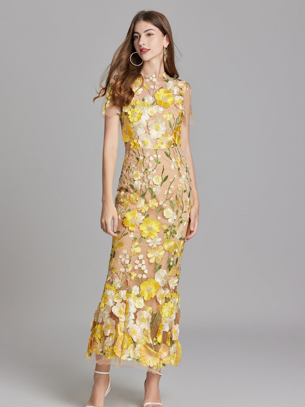 Floral Midi Dress – Refined 3D Detail & Sculpted Elegance