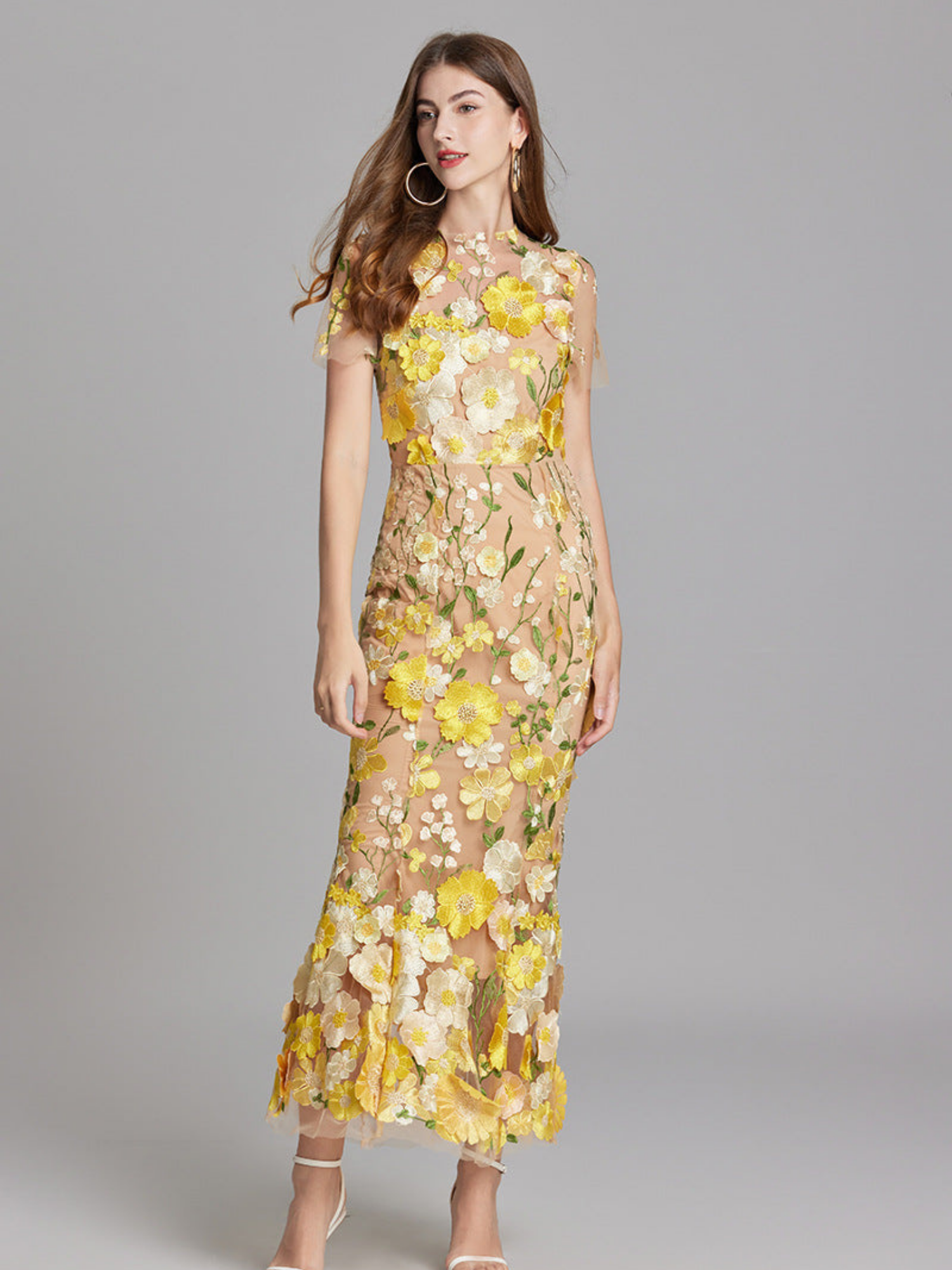 Floral Midi Dress – Refined 3D Detail & Sculpted Elegance