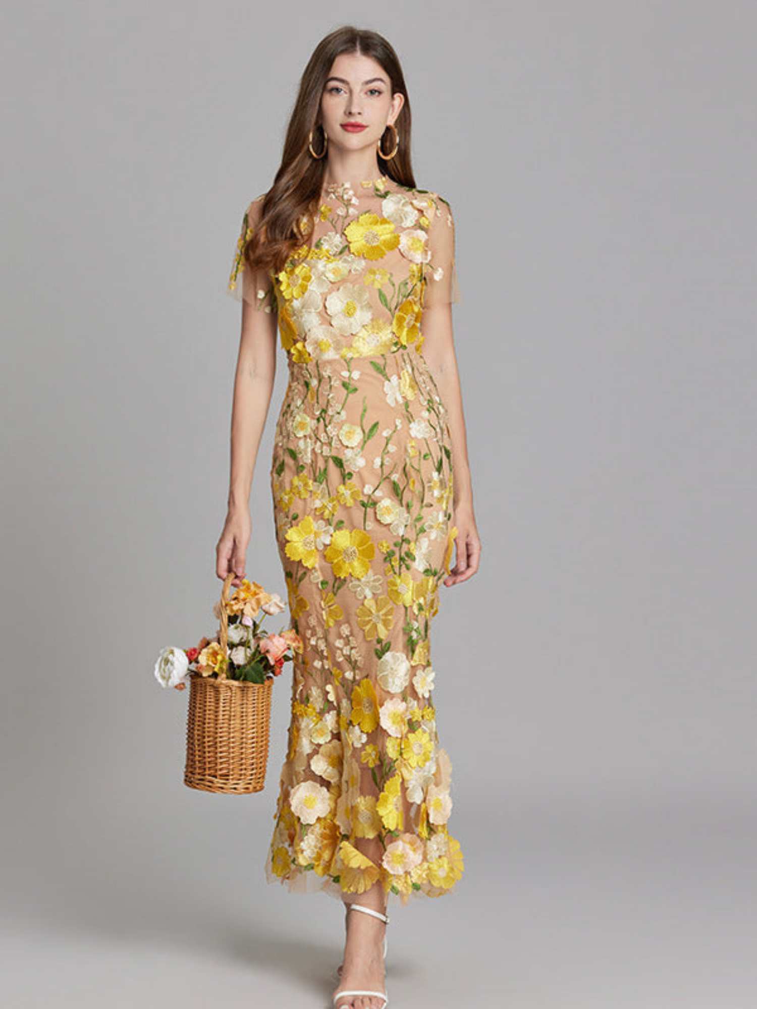 Floral Midi Dress – Refined 3D Detail & Sculpted Elegance