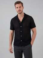Men’s Short-Sleeve Button-Down Shirt with Front Button Closure