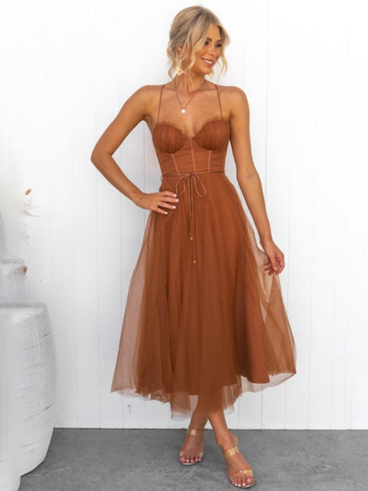 Women's Sleeveless Midi Dress with Round Neck and Flared Skirt