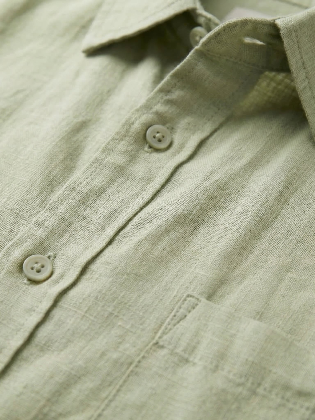 Men’s Short-Sleeve Linen Shirt with Button Closure