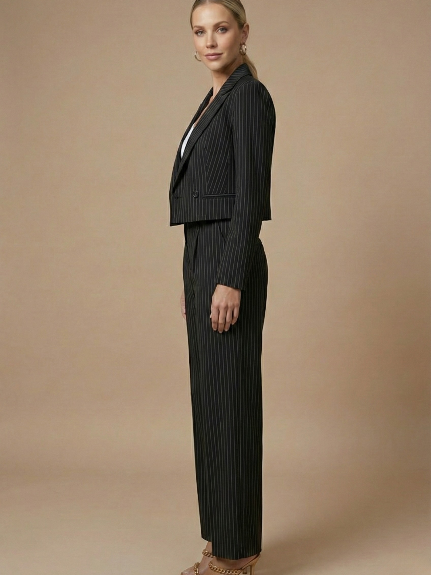 Women’s Pinstripe Two-Piece Trouser Suit – Cropped Blazer – Wide-Leg Trousers