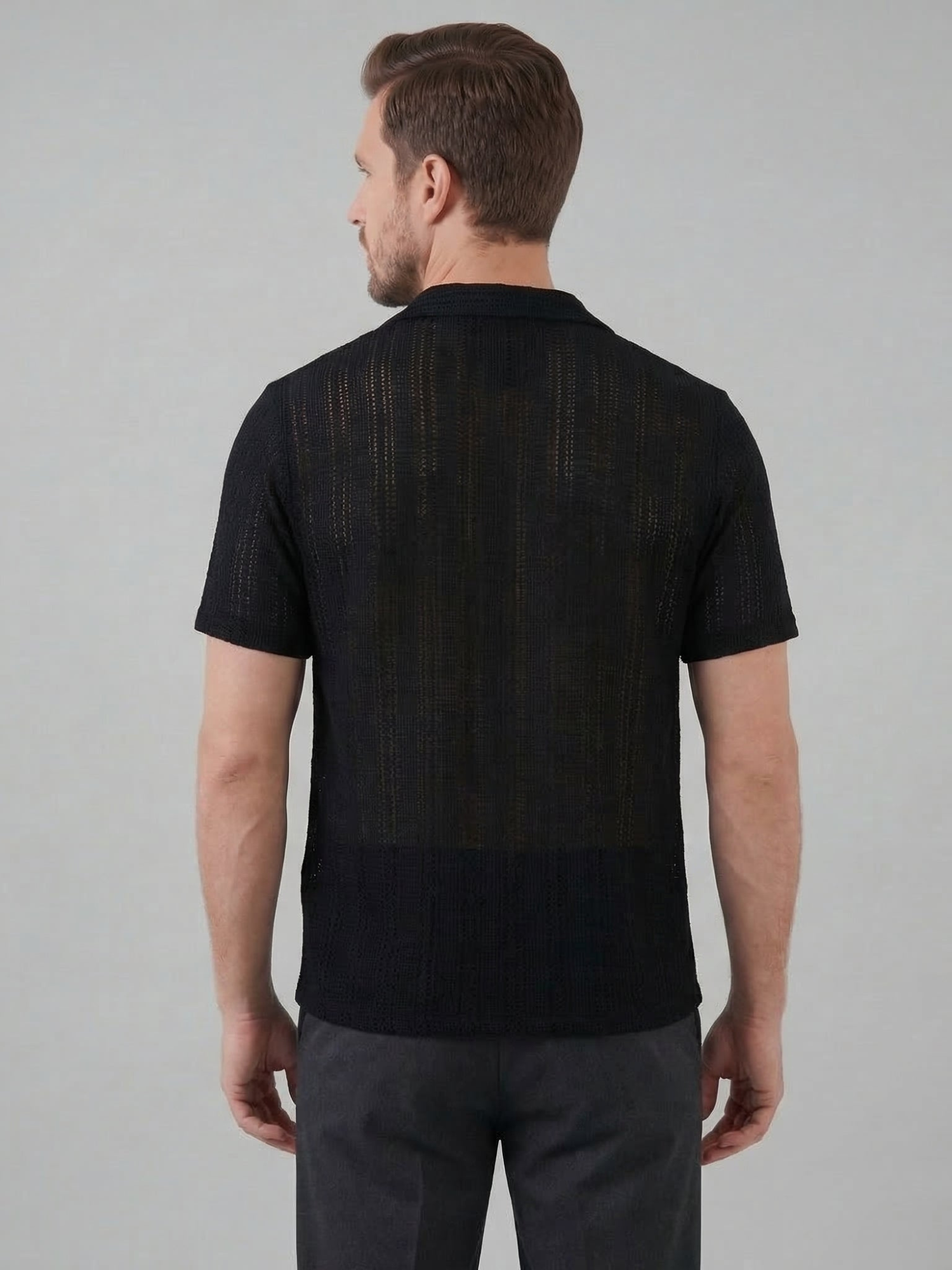 Men’s Short-Sleeve Button-Down Shirt with Front Button Closure