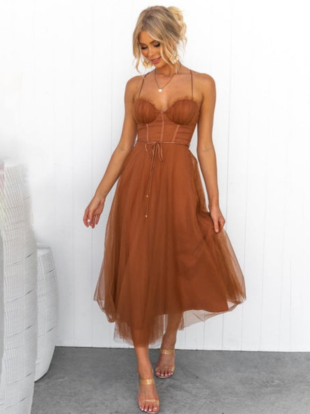 Women's Sleeveless Midi Dress with Round Neck and Flared Skirt