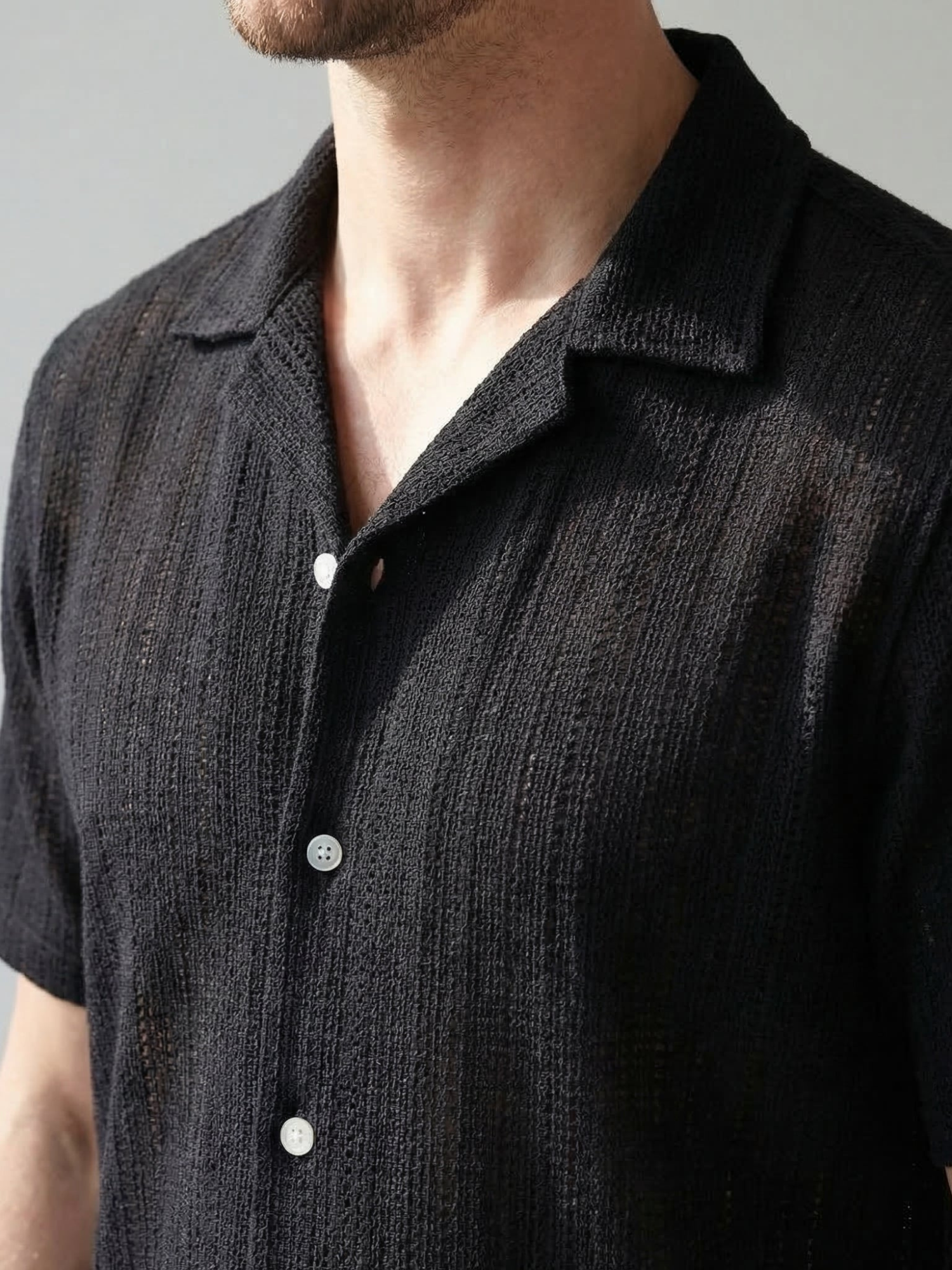 Men’s Short-Sleeve Button-Down Shirt with Front Button Closure